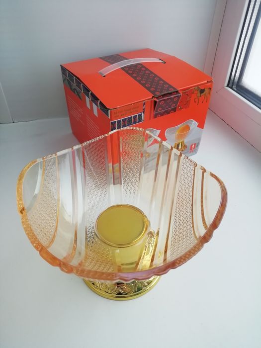 продам вазу для фруктов/конфетницу