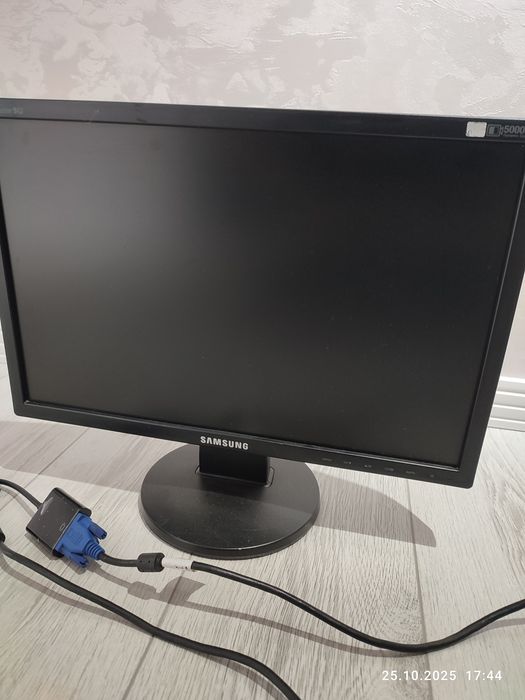 Монитор Самсунг.