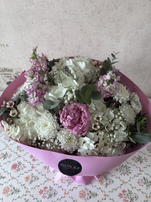 Букет свежих цветов