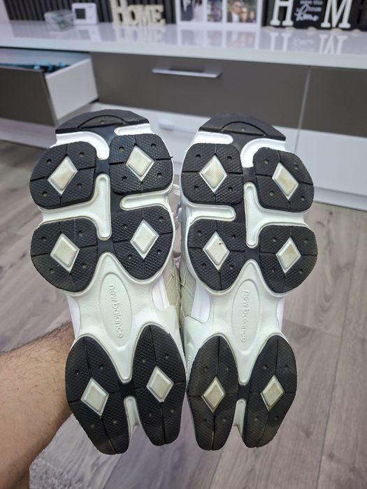 Adidasi New Balance 9060  mărimea 43