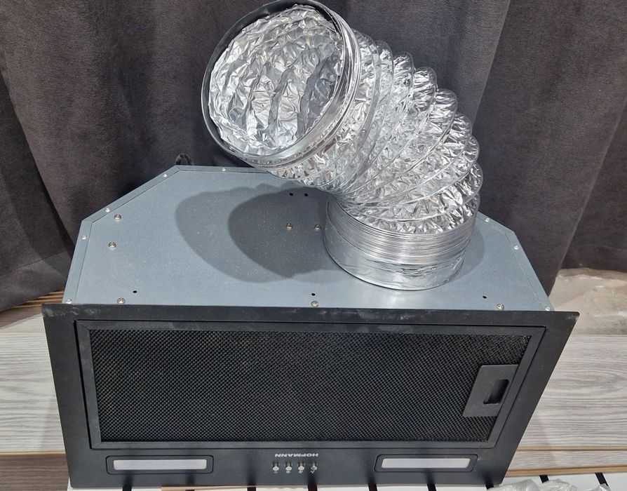 Вытяжка на кухню Hoffman новый.