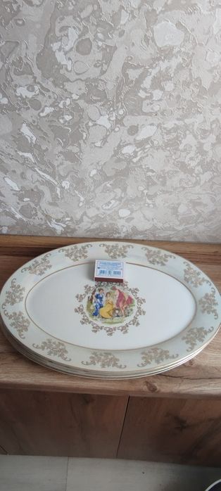 Овальные мадонна тарелки