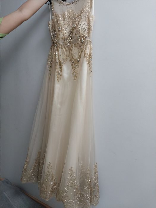 Вечернее платье нарядное