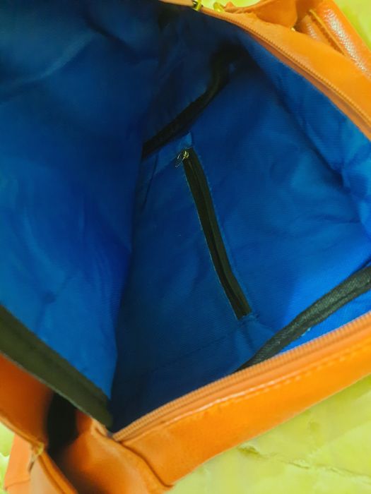 Кожаная сумка и рюкзак в одном