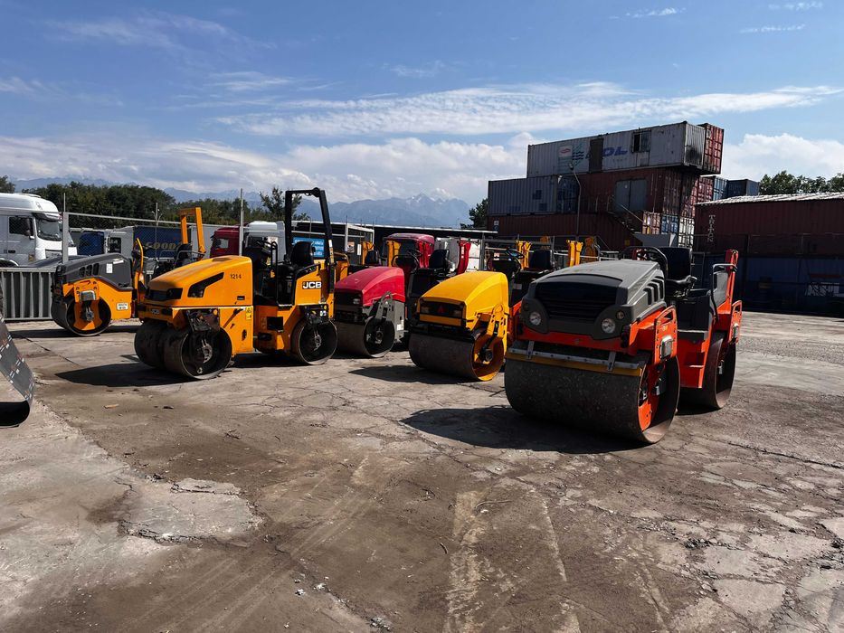 Мини экскаватор на резиновом ходу