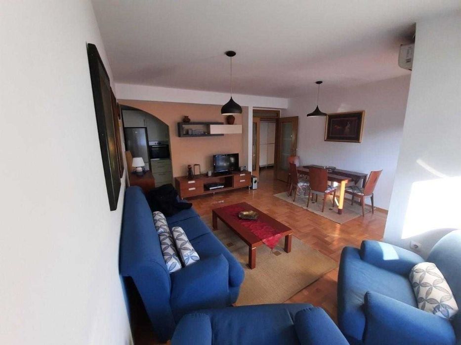 Дава се под наем Двустаен апартамент в Бургас, Възраждане - 56 кв.м за 239.7 € - Снимка #2