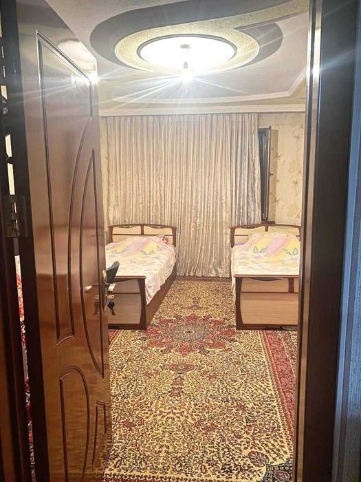 Шайхонтоҳур туманида 3 хонали таьмирланган хонадон сотаман.