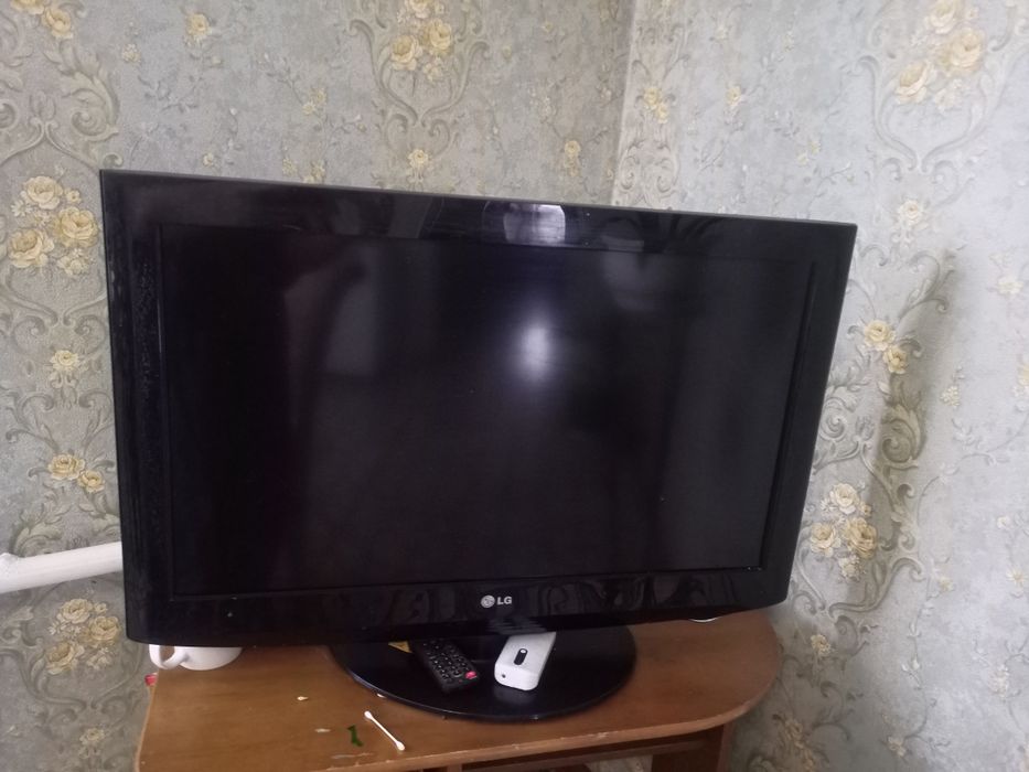 LG телевизор в хорошем состоянии новый телевизор