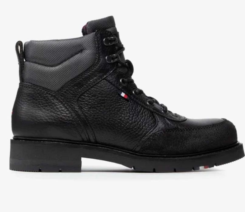 TOMMY HILFIGER 
Боти с връзки