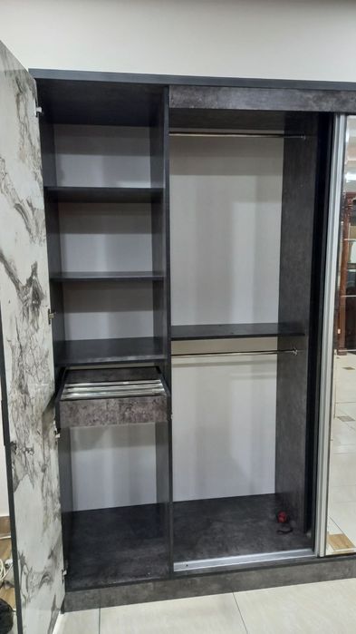 Шкафы и прихожие