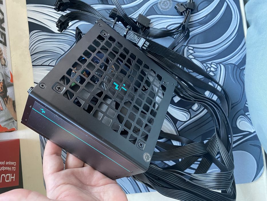 Продам блок питания на 700w deep cool PF700