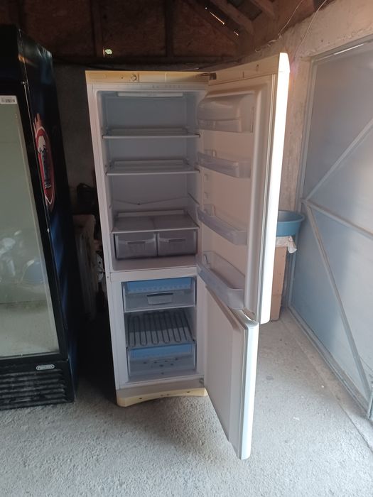Combina Frigorifica Indesit