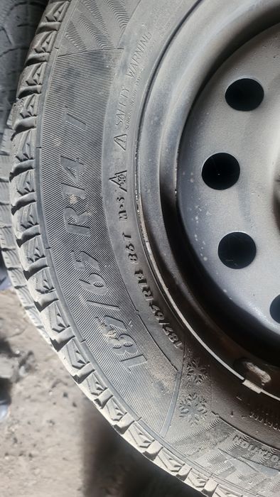 Продам резину с железками r 14