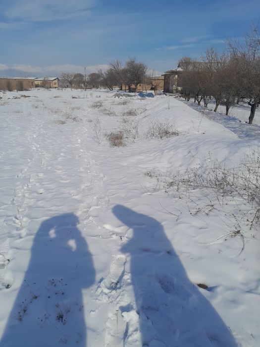 Йер учаскаси 10 сотих келишиьган холда