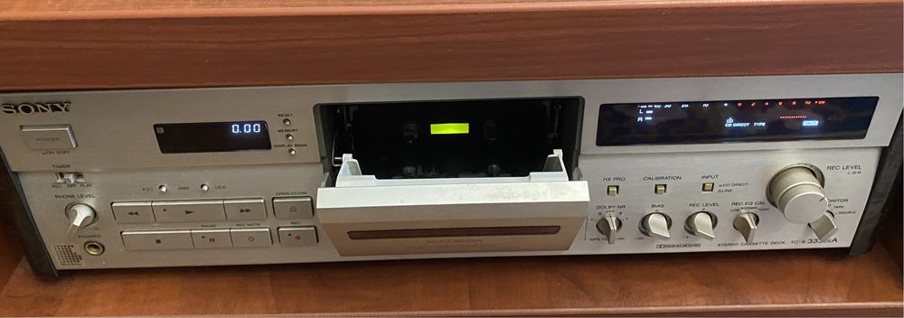 Кассетный магнитофон Sony ES