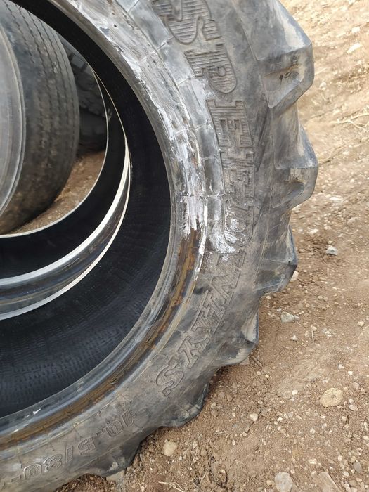 Anvelope 10.5/80 R18