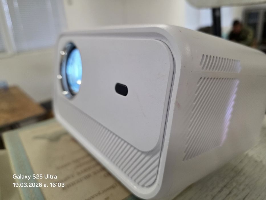 FULL HD Проектор