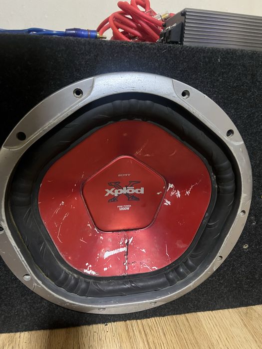 Бас каса с усилвател