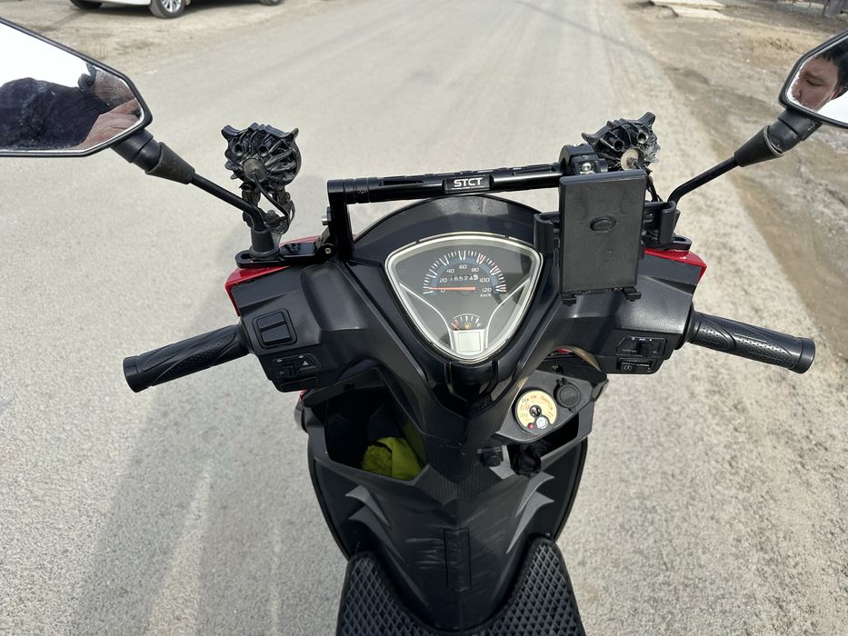 Мопед сатылады …….