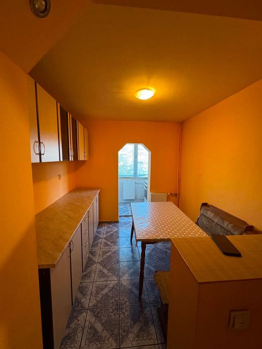 Dau în chirie apartament cu 2 camere