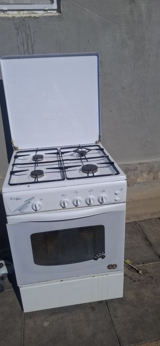 Продам газовую плиту