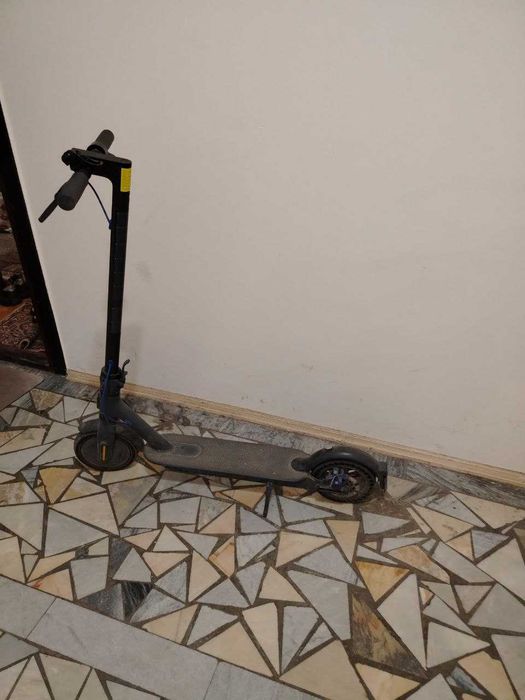 Xiaomi Mi Electric Scooter