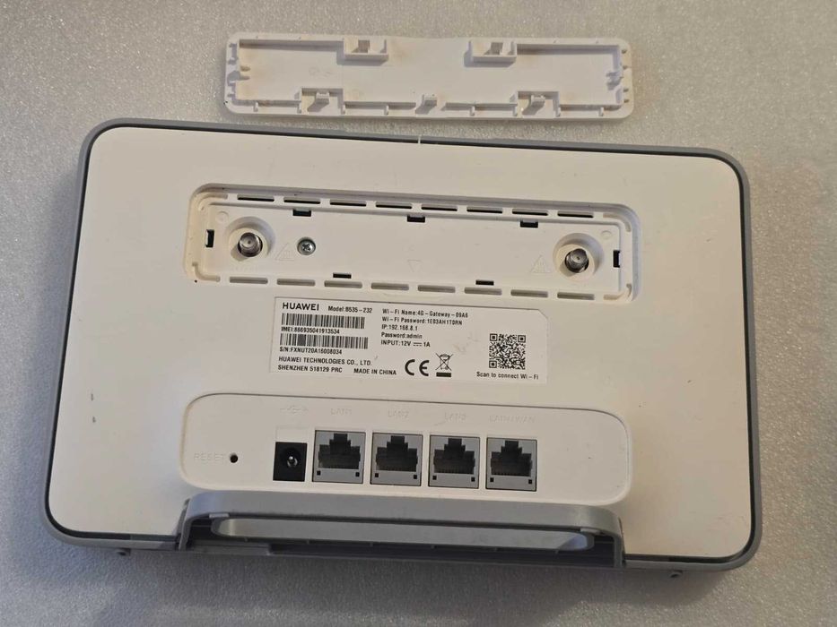 Modem Wireless 4G+ Huawei B535-232, Slot Cartelă SIM, Gigabit Cat.7 300 Mbps, Dual-Band AC1200