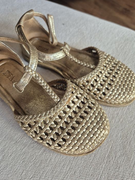 Sandale Zara/ aurii/ 27