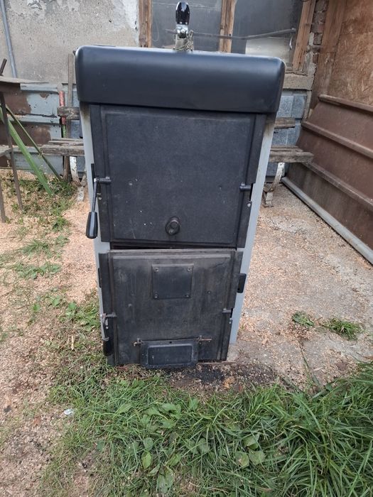 Турски котел на твърдо гориво за части.