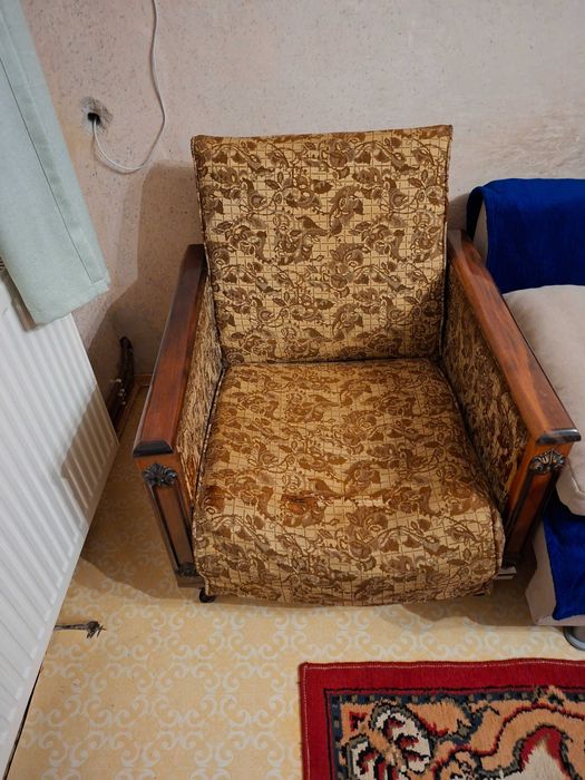 Vand urgent mobila sufragerie set complet in stare buna la un pret foarte bun.