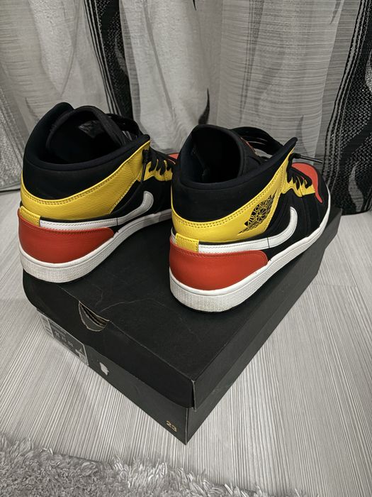 Nike Air Jordan 1 Mid SE