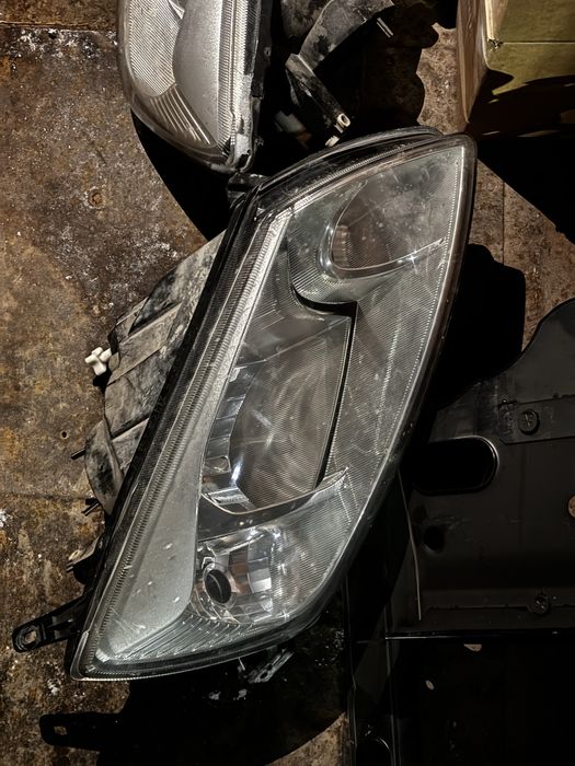 Продам фары от гранты, облицовку консоли и саму консоль