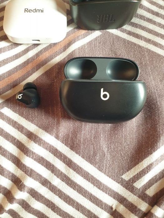 Продам оригинальные блютуз наушники Beats A2514