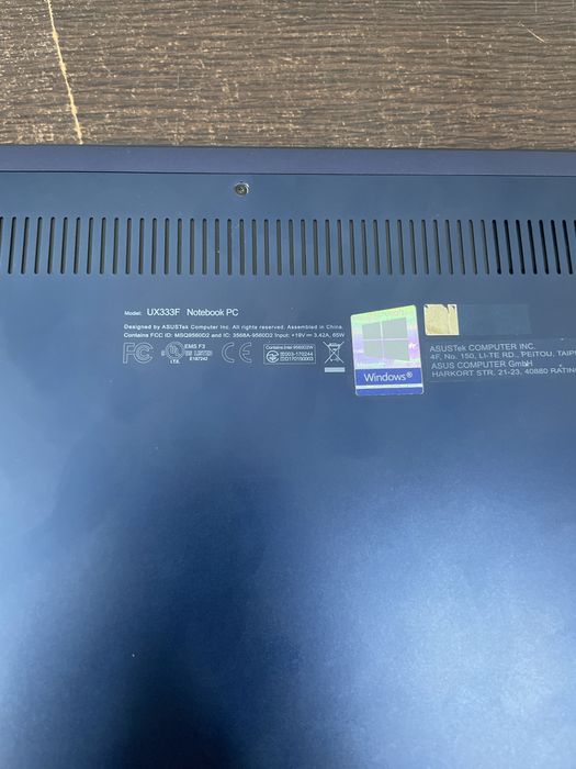 Asus zenbook 13  i7 gen 8  ssd 250 gb 8gb ram