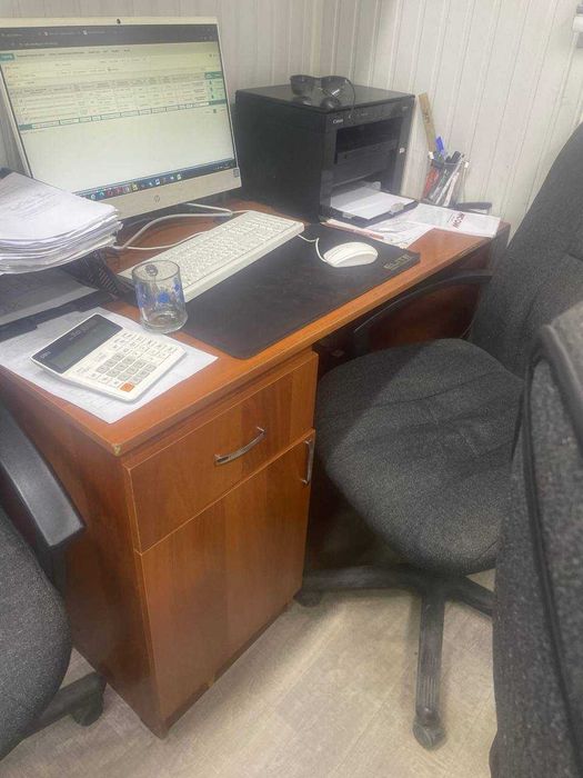 Продается офисная мебель