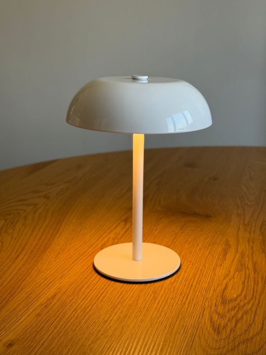 Стильный сенсорный ночник