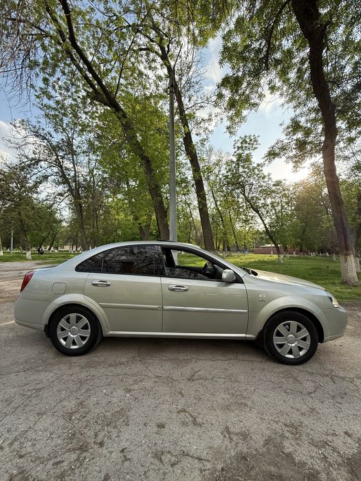 Lasetti 1.8 avtomat 3 pozitsa