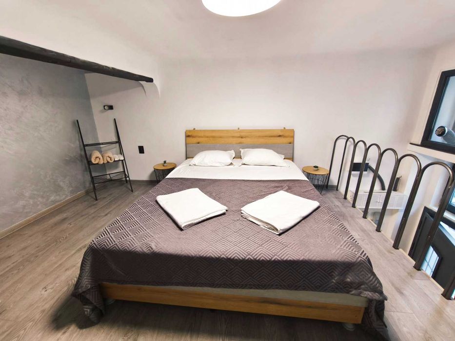 Продава се Тристаен апартамент в Варна, Операта - 80 кв.м за 11 €/кв.м - Снимка #4