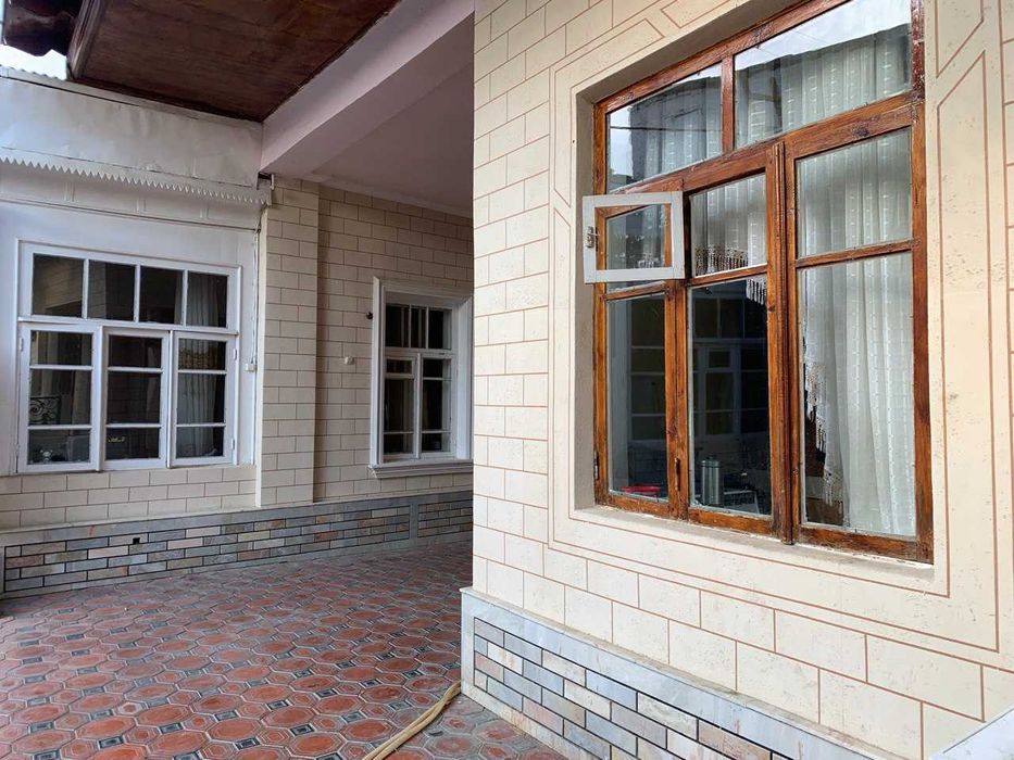 Срочно продаётся дом наземле (ховли) центр города.