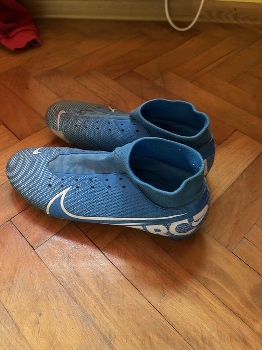 Бутонки Nike,тип ботуш 40 номер