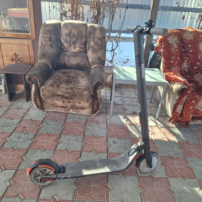 Электросамокат NINEBOT SEGWAY ES2
