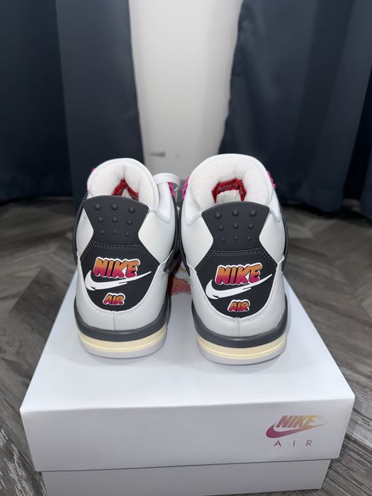 Продавам оригинални Nike Air Jordan 4 Retro Comic  41