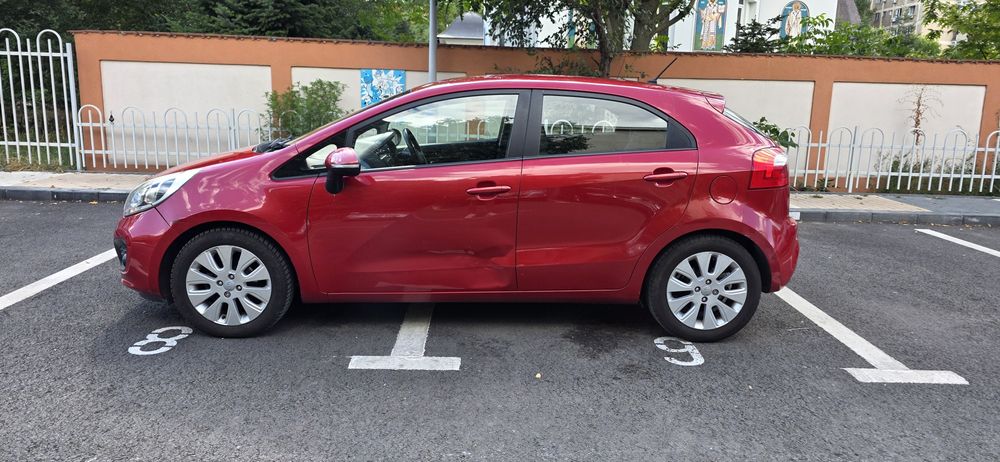 Kia Rio 2013 volan pe dreapta