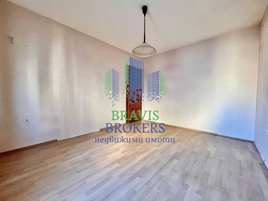 Продава се Четиристаен апартамент в Варна, Център - 123 кв.м за 1748 €/кв.м - Снимка #4