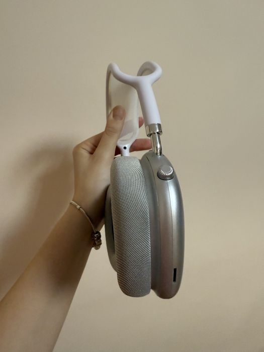 Caști wireless și cablu