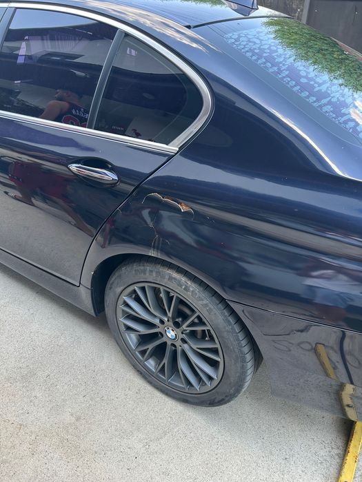 BMW 5 Series 2010 — imagine 5