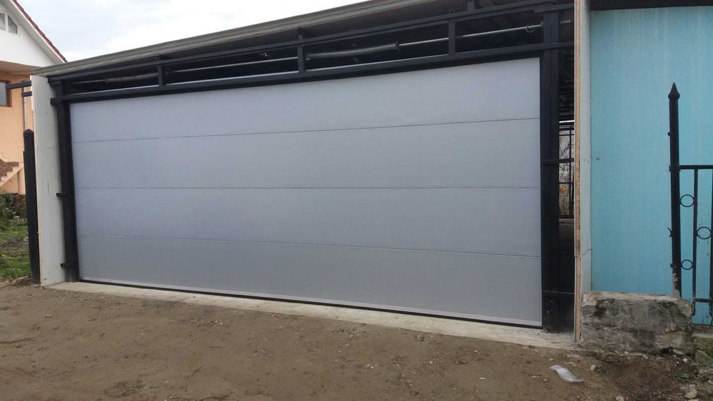 Usi de garaj cu telecomanda