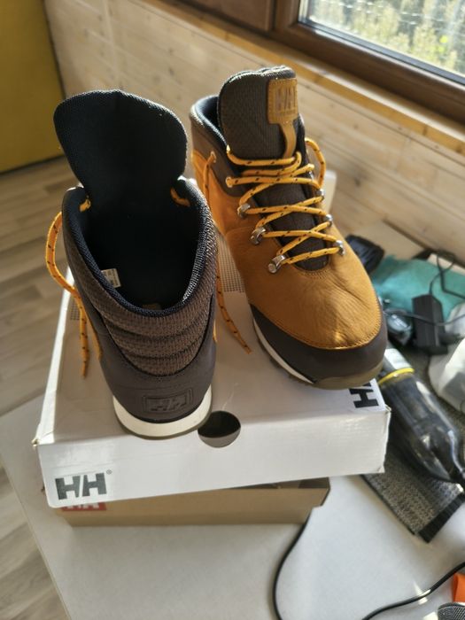 Helly hansen alesta mid