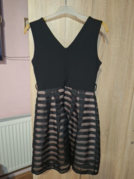 Rochie neagra, purtată o singură dată