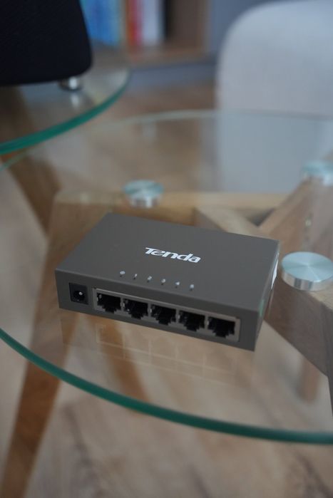 Vand switch Tenda TEG1005D, 5 porturi Gigabit, argintiu